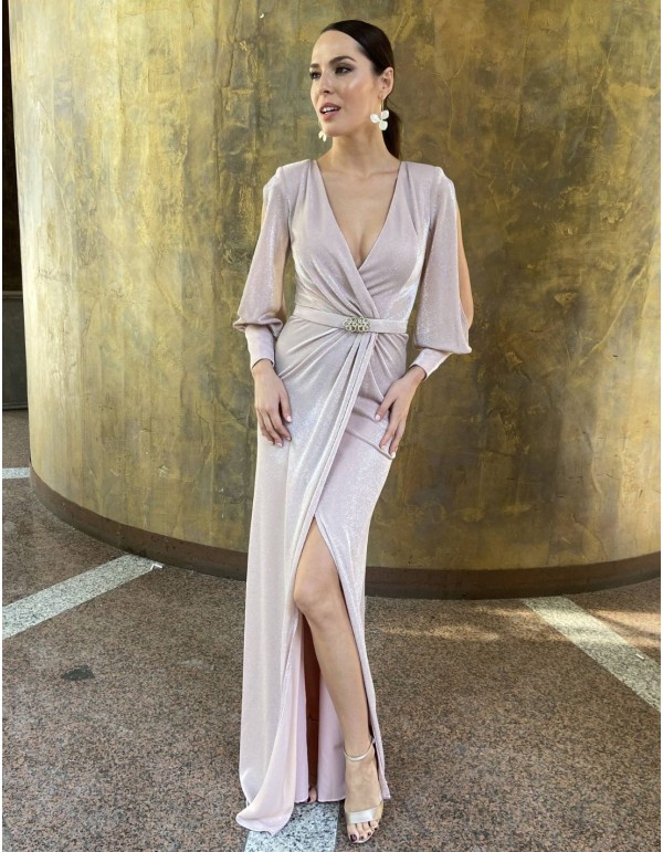 Robe longue en tissu brillant et manches ouvertes 2