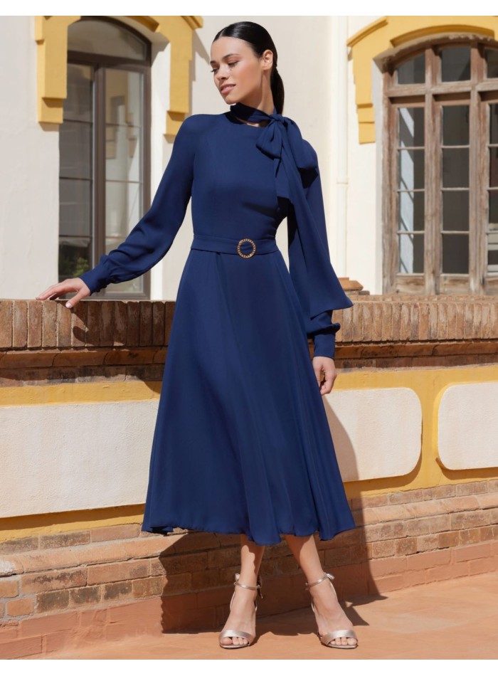 Robe midi en mousseline avec nœud à l'encolure
