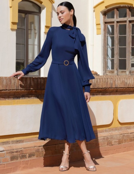 Robe midi en mousseline avec nœud à l'encolure