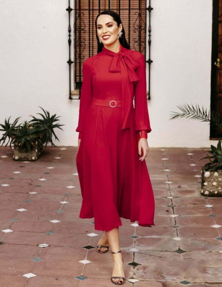 Robe midi en mousseline avec nœud à l'encolure