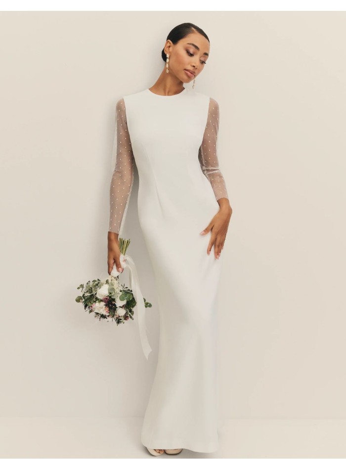 Vestido largo de novia con escote cerrado y mangas de plumeti