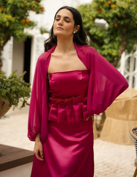 Cape en mousseline de soie fuchsia avec manches
