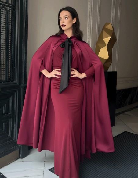 Reversible long event cape with loop