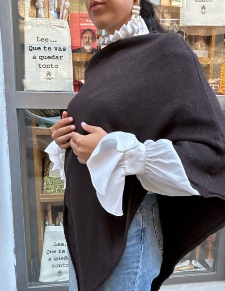 Poncho noir pour invitée