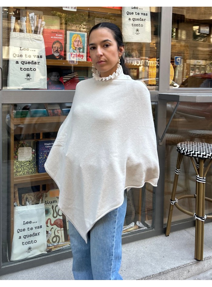 Poncho para invitada blanco