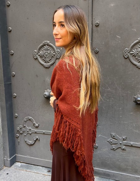 Poncho with bangs for wedding guest in tile color