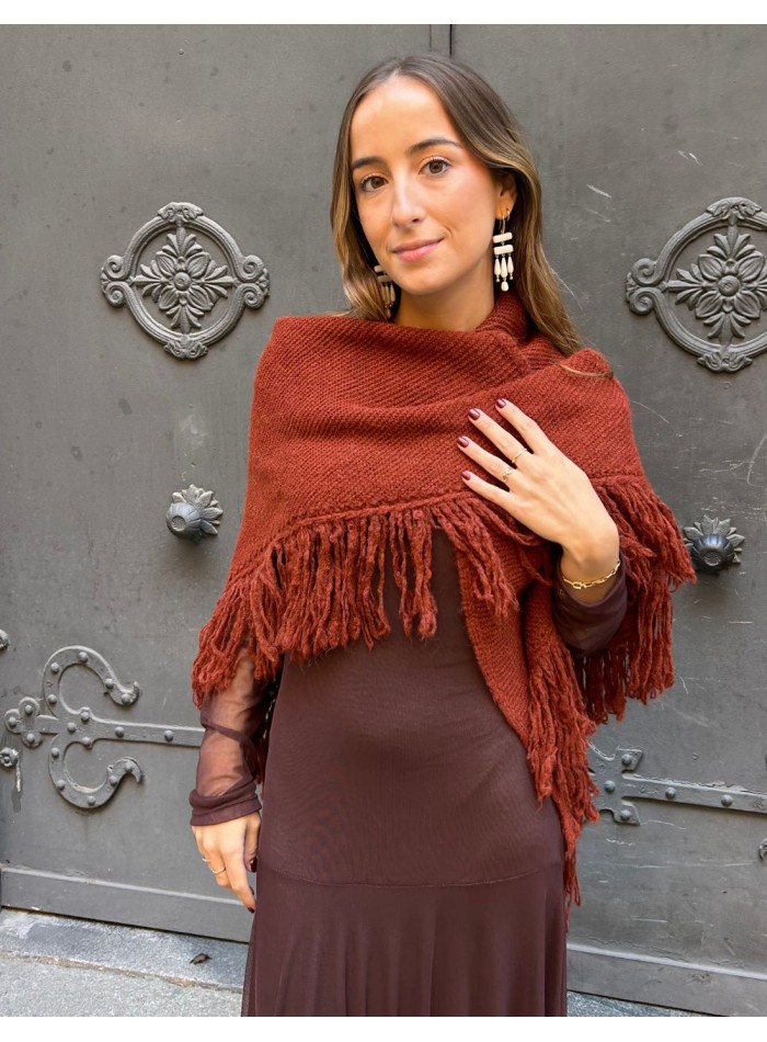 Poncho con flecos para invitada color teja