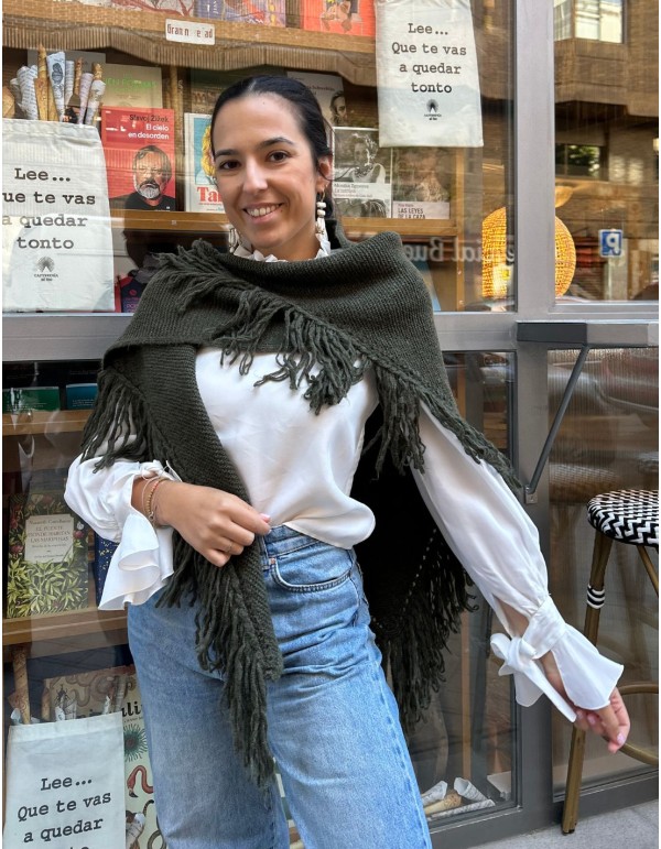 Fringed poncho for wedding guests in green 2