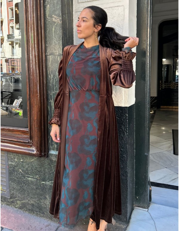 Kimono de terciopelo para invitada marrón 2
