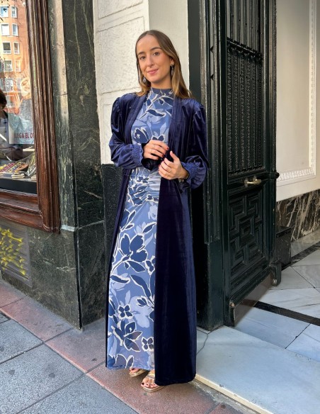 Kimono de terciopelo para invitada en azul marino