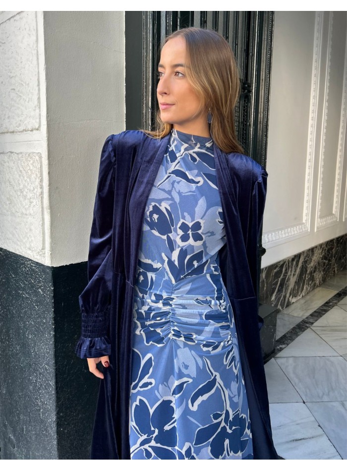 Kimono de terciopelo para invitada en marino para fiesta