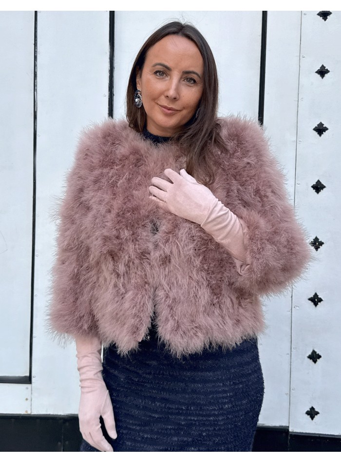 Doudoune en plumes d'autruche rose maquillée