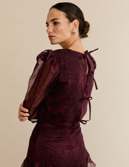 Conjunto blusa semitransparente y falda midi con volante para invitada de boda Conjunto blusa semitransparente y falda midi con volante para invitada de boda