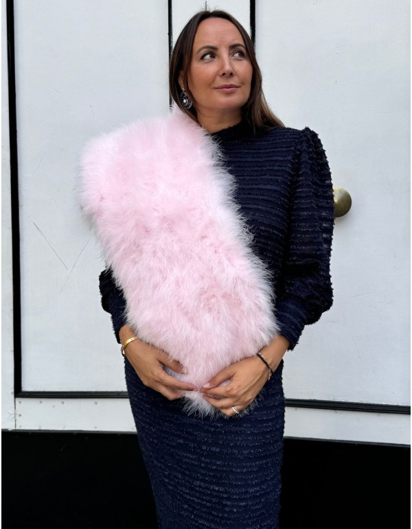 Pink ostrich feather wrap for wedding guests 2