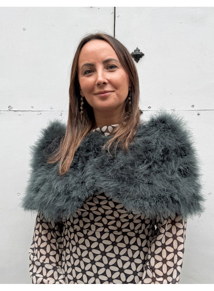 Estola de plumas de avestruz en color verde