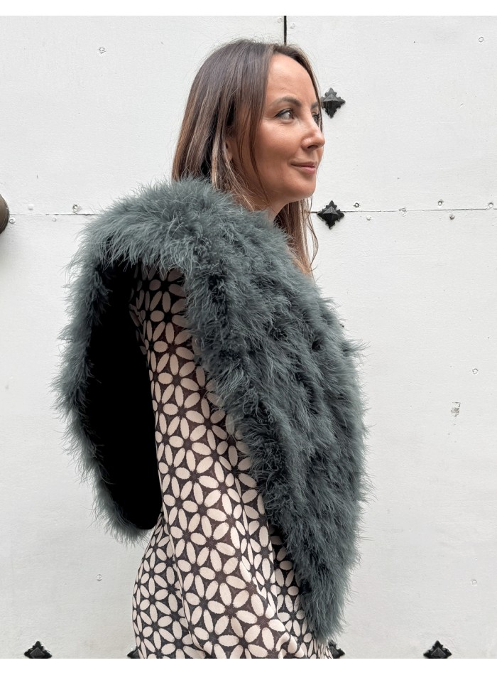 Estola de plumas de avestruz en color verde