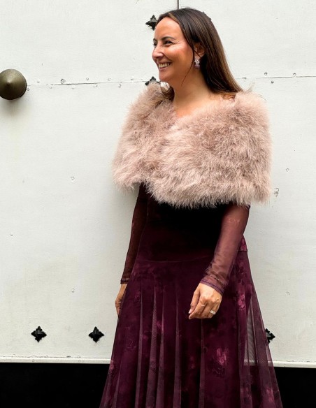Etole en plumes d'autruche rose poudré pour les invités