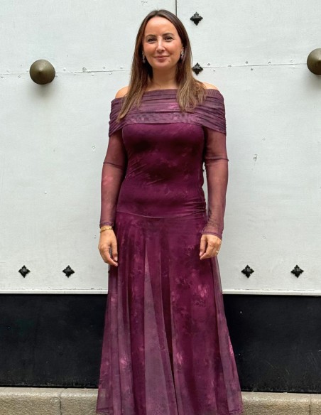 Longue robe de soirée imprimée avec encolure bardot et manches en tulle