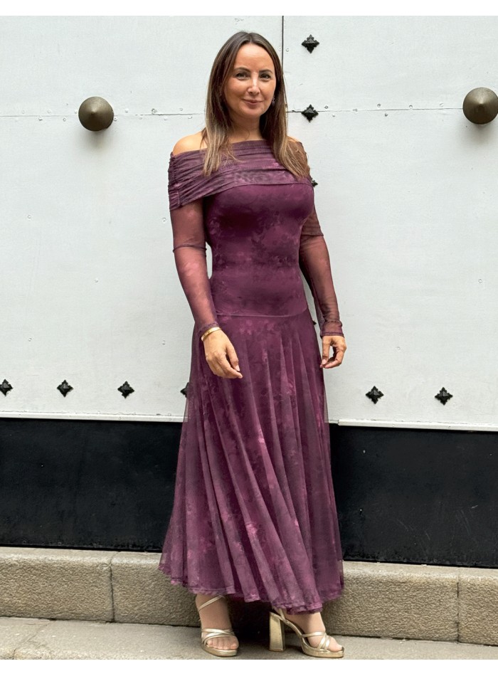 Vestido largo de fiesta estampado con escote bardot y mangas de tul