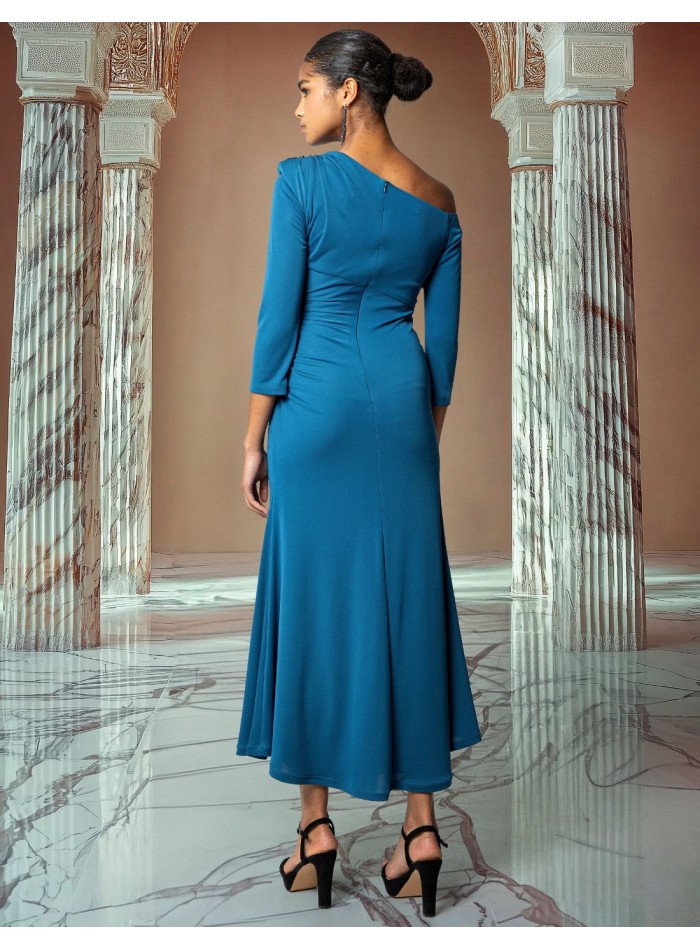 Vestido midi de punto con escote asimétrico y falda con vuelo para invitada de boda