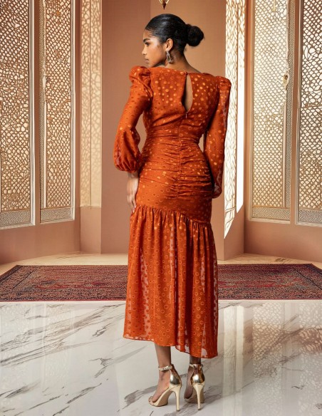 Vestido midi de gasa devoré con escote cruzado para invitada de otoño Vestido midi de gasa devoré con escote cruzado para invitada de otoño