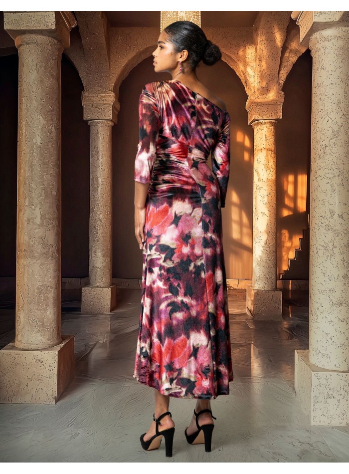 Vestido midi de terciopelo estampado floral con escote asimétrico para invitada de otoño