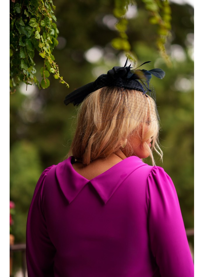 Conjunto de pantalón y casaca con detalle de plumas para ocasiones especiales