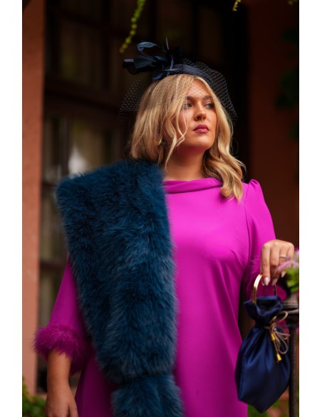 Conjunto de pantalón y casaca con detalle de plumas para eventos Conjunto de pantalón y casaca con detalle de plumas para eventos