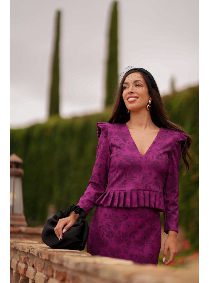 Conjunto de falda y crop con detalle peplum en la cintura para ocasiones especiales