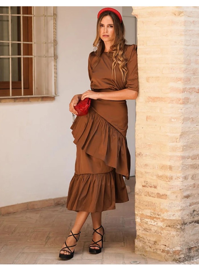 Jupe midi en taffetas marron avec volants...