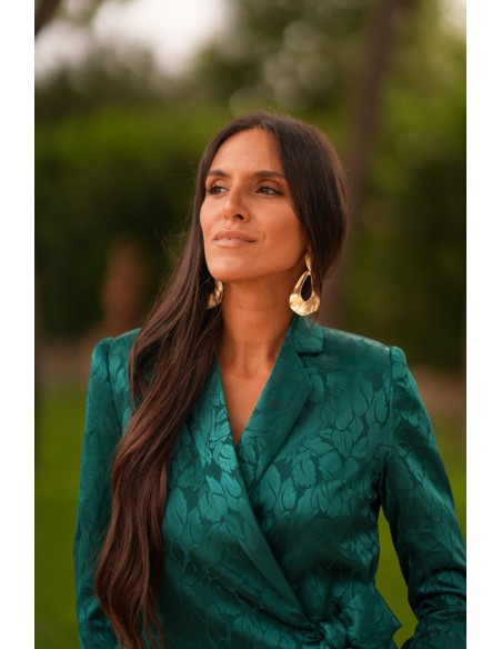 Conjunto de chaqueta cruzada y pantalón recto con fajín para invitada