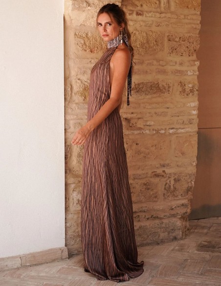 Long guest dress with open back and bow at the neck