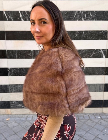 Manteau court pour invités en brun clair