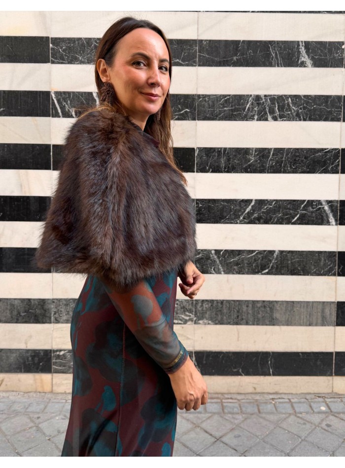 Cape courte d'invité marron foncé