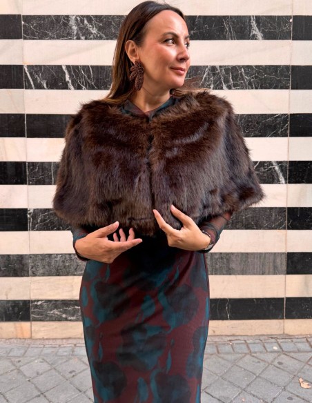 Dark brown short guest cape