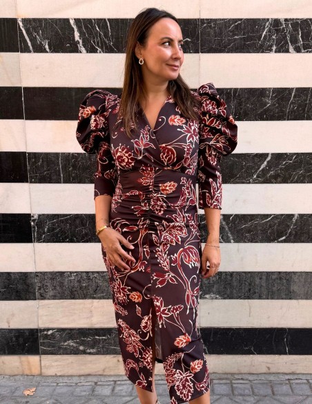 Vestido midi estampado en tonos marrones