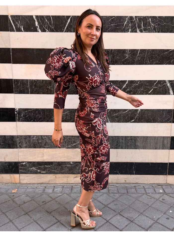 Vestido midi estampado en tonos marrones