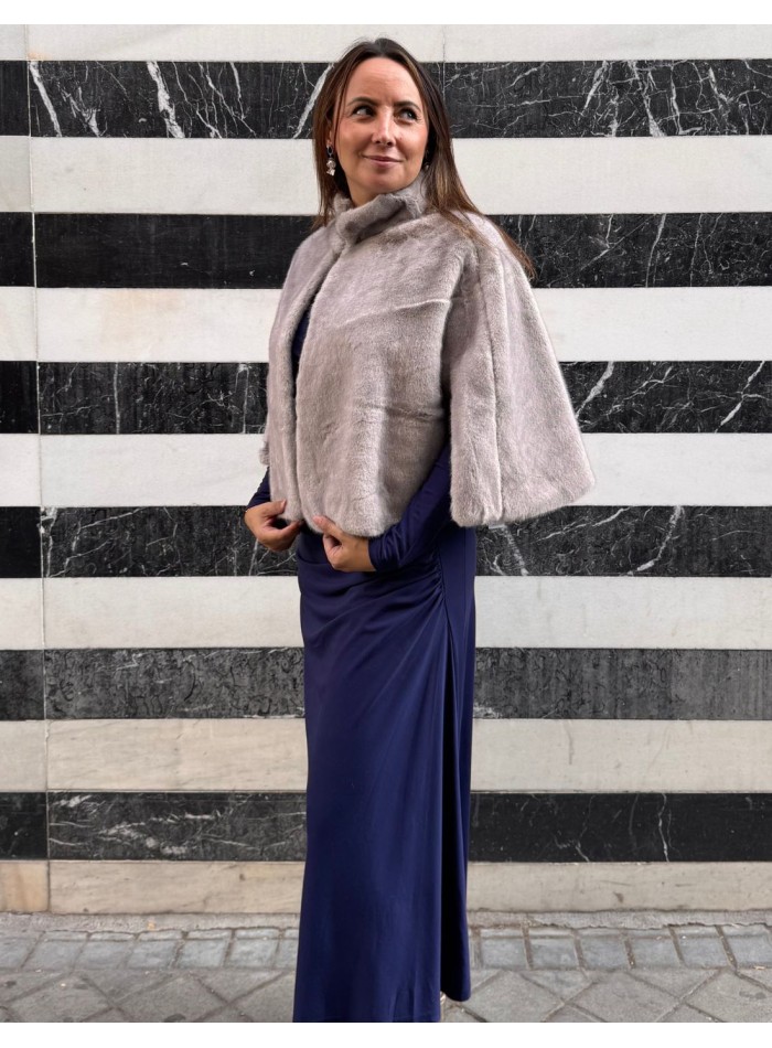 Manteau court pour invités en gris