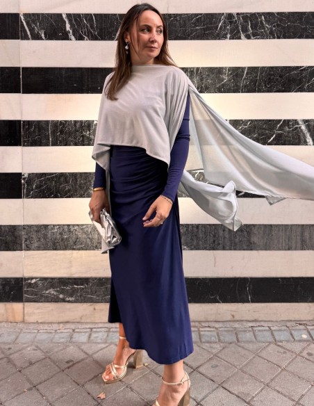 Capa fina plata con brillo para invitada para fiesta Capa fina plata con brillo para invitada para fiesta