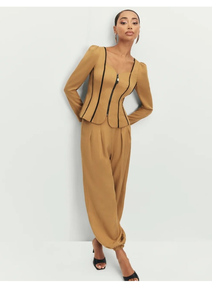 Mustard high-waisted pants with elastic cuffs