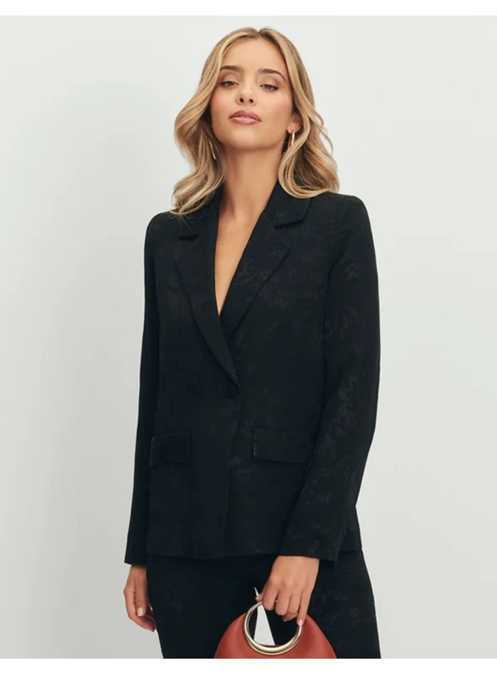 Blazer negra de jacquard con solapas y fajín a juego para eventos