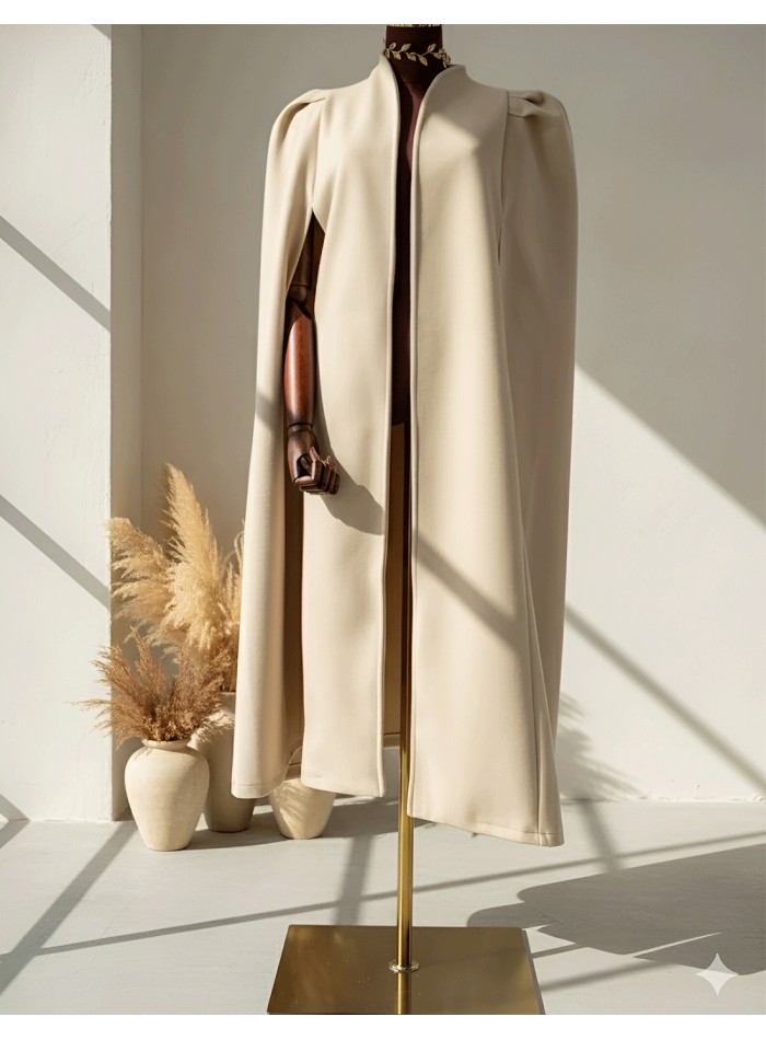 Cape beige à manches bouffantes