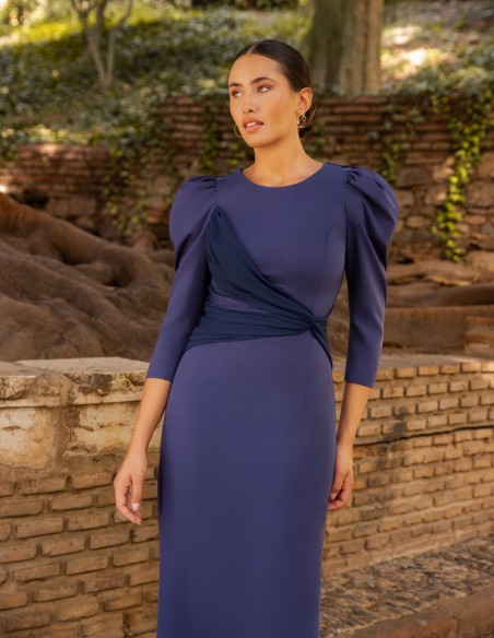 Vestido midi con detalle de gasa y espalda descubierta azul marino