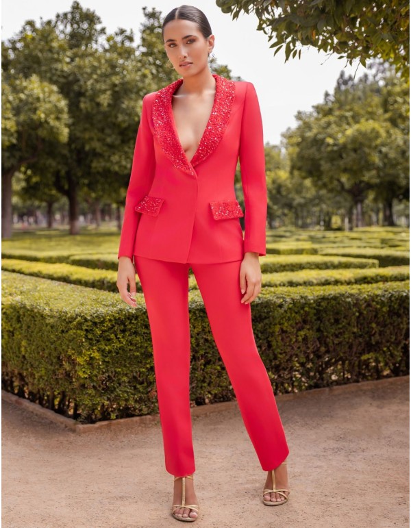 Veste de costume rouge avec détails en paillettes 2