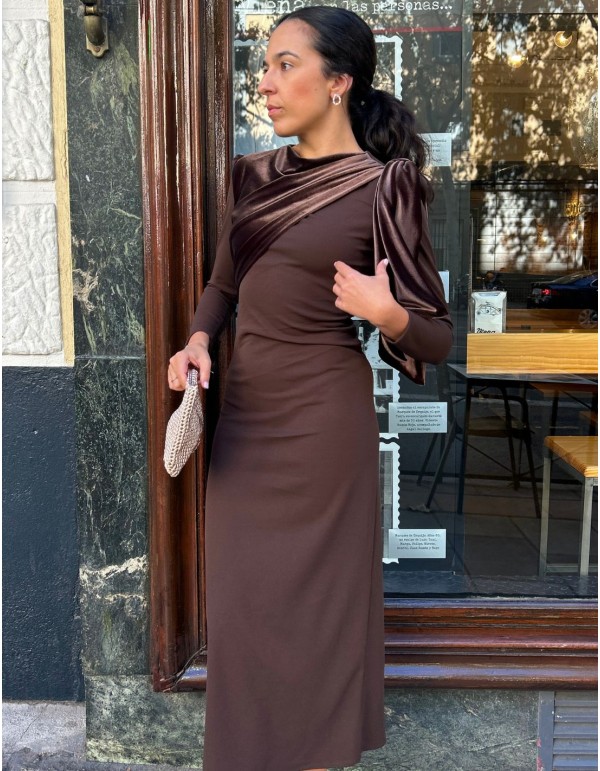 Midi guest midi dress with velvet bow detail 2