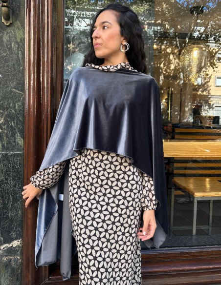 Short grey velvet guest cape