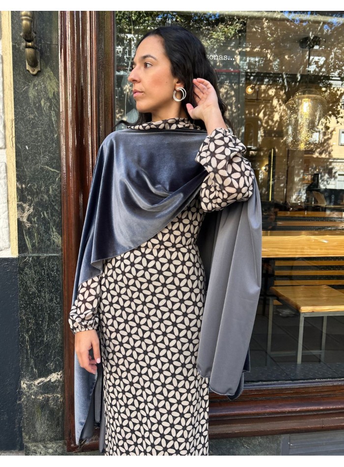 Short grey velvet guest cape