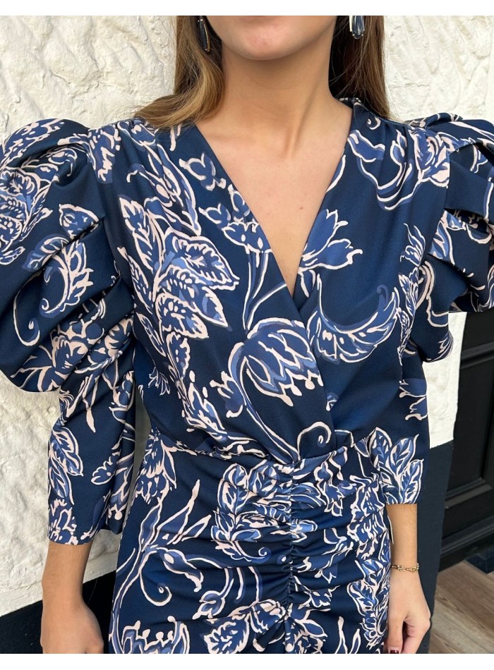 Vestido midi para invitada estampado con manga francesa abullonada para boda