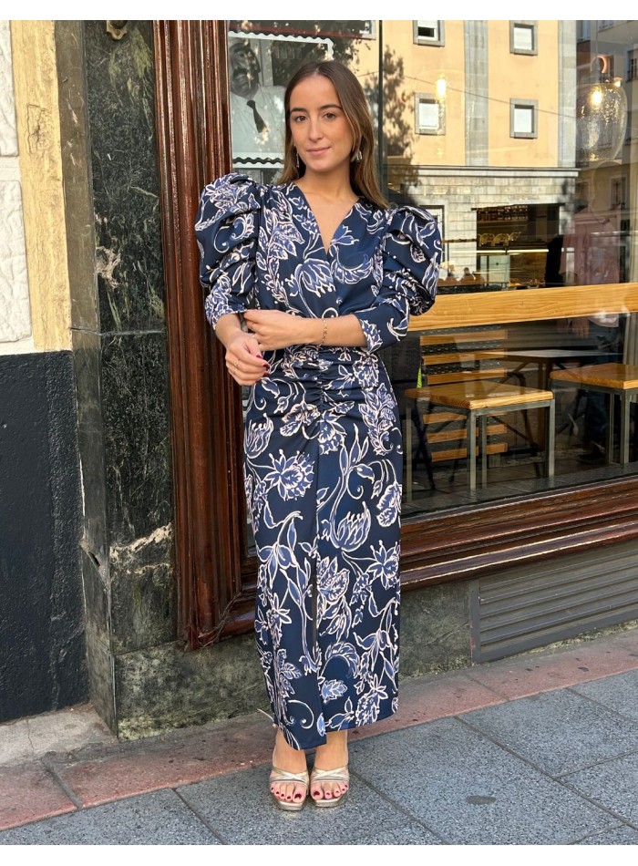 Midi dress with french sleeves and blue tones...