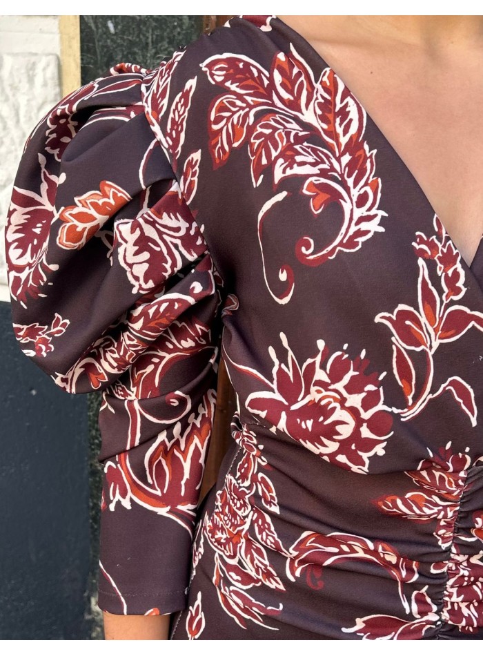 Vestido midi estampado en tonos marrones